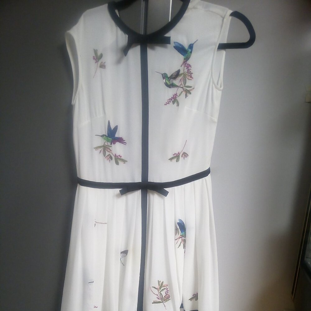 Ted Baker Lina white bow embroidered hummingbird fit to flare dress small